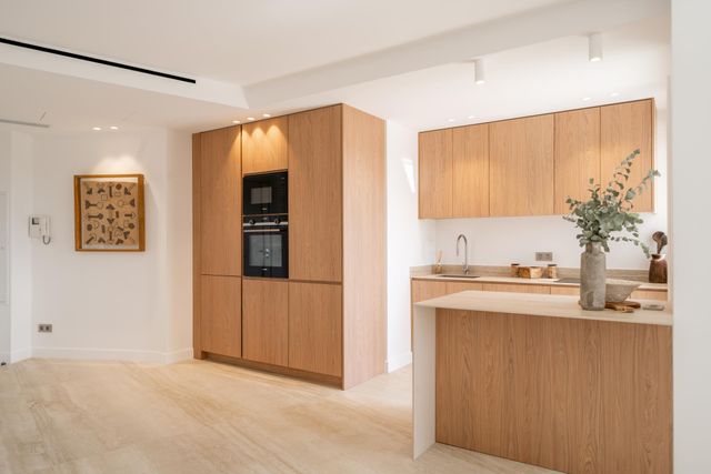 Appartement F3 à vendre - 3 pièces - 98.0 m2 - CANNES - 06 - PROVENCE-ALPES-COTE-D-AZUR - Century 21 Adhère Transactions