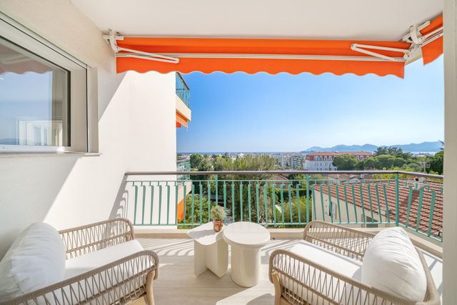 Appartement F3 à vendre - 3 pièces - 98.0 m2 - CANNES - 06 - PROVENCE-ALPES-COTE-D-AZUR - Century 21 Adhère Transactions
