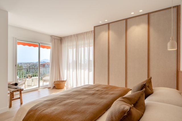 Appartement F3 à vendre - 3 pièces - 98.0 m2 - CANNES - 06 - PROVENCE-ALPES-COTE-D-AZUR - Century 21 Adhère Transactions