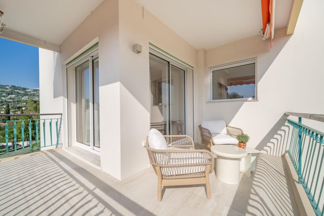 Appartement F3 à vendre - 3 pièces - 98.0 m2 - CANNES - 06 - PROVENCE-ALPES-COTE-D-AZUR - Century 21 Adhère Transactions