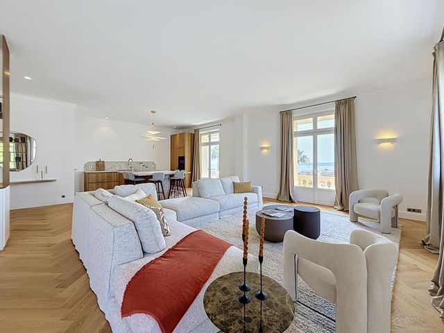 Appartement F4 à vendre - 4 pièces - 196.75 m2 - CANNES - 06 - PROVENCE-ALPES-COTE-D-AZUR - Century 21 Adhère Transactions