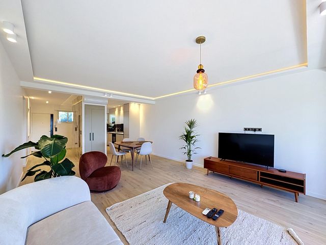 Appartement F3 à vendre - 3 pièces - 85.0 m2 - CANNES - 06 - PROVENCE-ALPES-COTE-D-AZUR - Century 21 Adhère Transactions