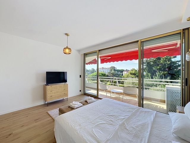 Appartement F3 à vendre - 3 pièces - 85.0 m2 - CANNES - 06 - PROVENCE-ALPES-COTE-D-AZUR - Century 21 Adhère Transactions