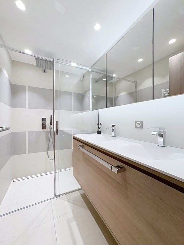 Appartement F3 à vendre - 3 pièces - 87.0 m2 - CANNES - 06 - PROVENCE-ALPES-COTE-D-AZUR - Century 21 Adhère Transactions