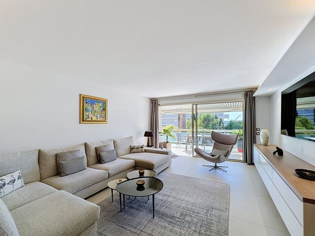 Appartement F3 à vendre - 3 pièces - 87.0 m2 - CANNES - 06 - PROVENCE-ALPES-COTE-D-AZUR - Century 21 Adhère Transactions