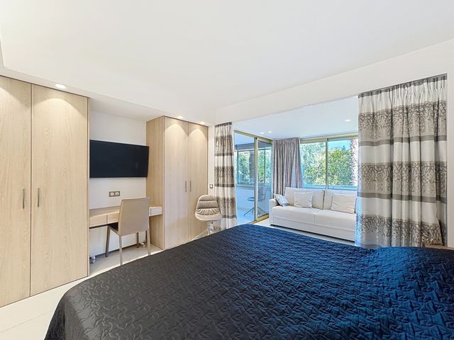 Appartement F3 à vendre - 3 pièces - 87.0 m2 - CANNES - 06 - PROVENCE-ALPES-COTE-D-AZUR - Century 21 Adhère Transactions