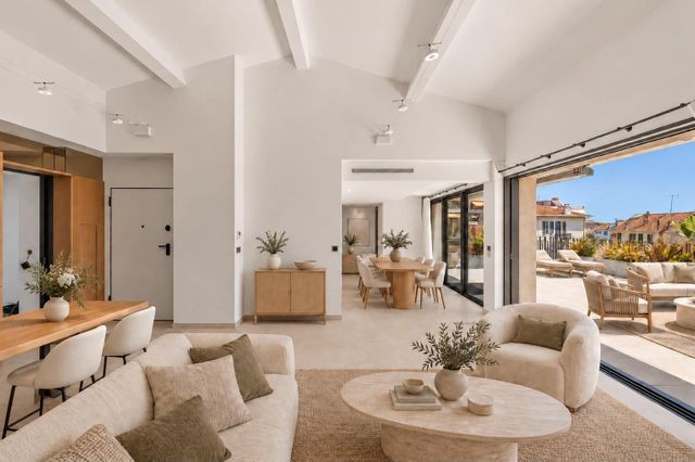Appartement F4 à vendre - 4 pièces - 106.37 m2 - CANNES - 06 - PROVENCE-ALPES-COTE-D-AZUR - Century 21 Adhère Transactions