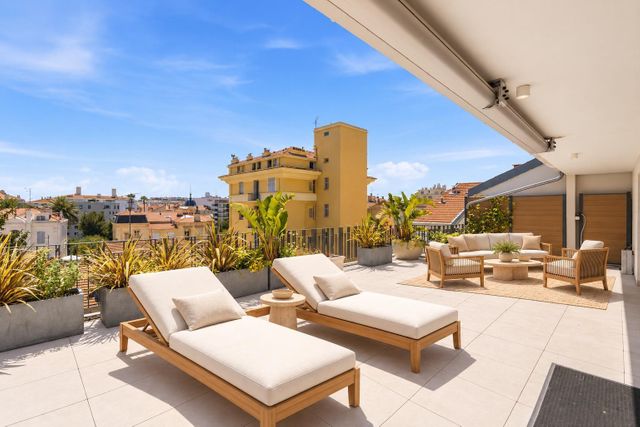 Appartement F4 à vendre - 4 pièces - 106.37 m2 - CANNES - 06 - PROVENCE-ALPES-COTE-D-AZUR - Century 21 Adhère Transactions