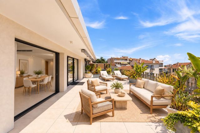 Appartement F4 à vendre - 4 pièces - 106.37 m2 - CANNES - 06 - PROVENCE-ALPES-COTE-D-AZUR - Century 21 Adhère Transactions