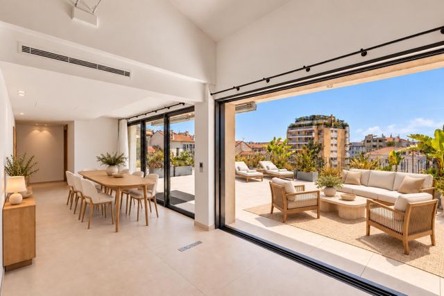 Appartement F4 à vendre - 4 pièces - 106.37 m2 - CANNES - 06 - PROVENCE-ALPES-COTE-D-AZUR - Century 21 Adhère Transactions