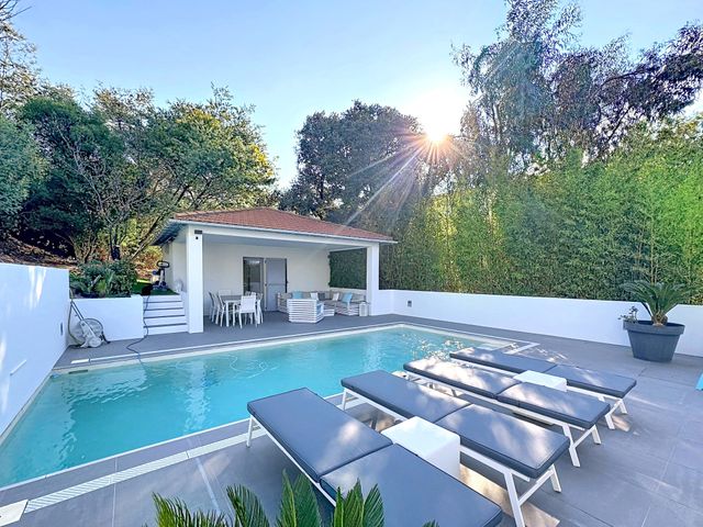 maison à vendre - 5 pièces - 176.0 m2 - CANNES - 06 - PROVENCE-ALPES-COTE-D-AZUR - Century 21 Adhère Transactions