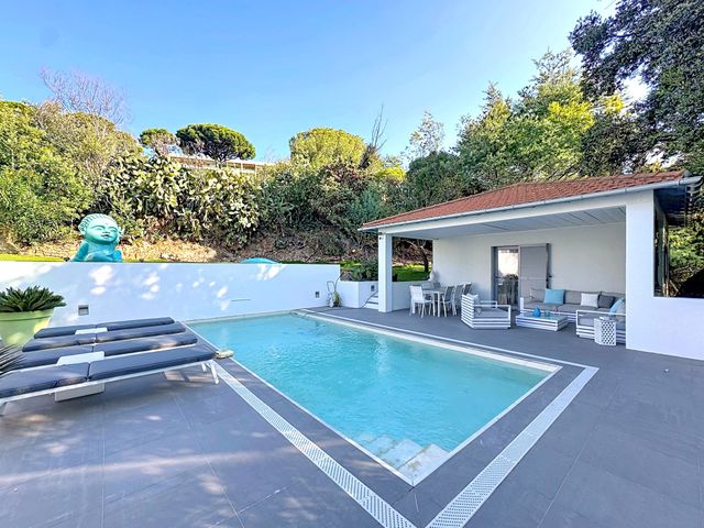 maison à vendre - 5 pièces - 176.0 m2 - CANNES - 06 - PROVENCE-ALPES-COTE-D-AZUR - Century 21 Adhère Transactions