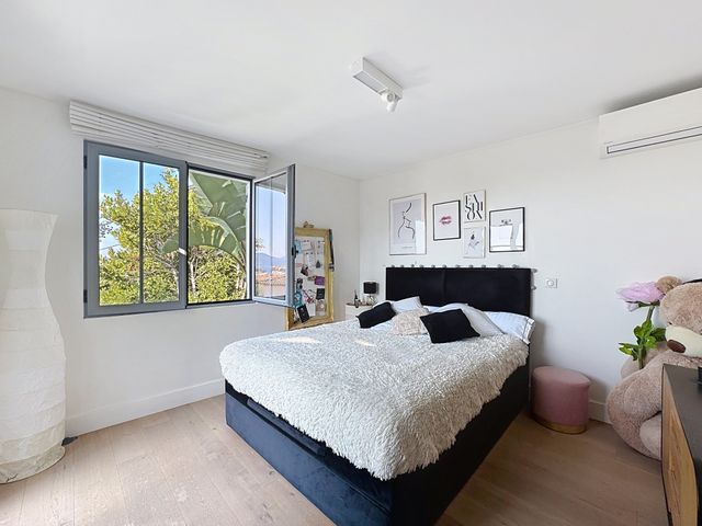 maison à vendre - 5 pièces - 176.0 m2 - CANNES - 06 - PROVENCE-ALPES-COTE-D-AZUR - Century 21 Adhère Transactions