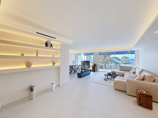 Appartement F3 à vendre - 3 pièces - 110.0 m2 - CANNES - 06 - PROVENCE-ALPES-COTE-D-AZUR - Century 21 Adhère Transactions
