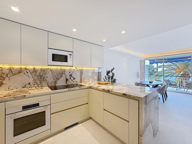 Appartement F3 à vendre - 3 pièces - 110.0 m2 - CANNES - 06 - PROVENCE-ALPES-COTE-D-AZUR - Century 21 Adhère Transactions