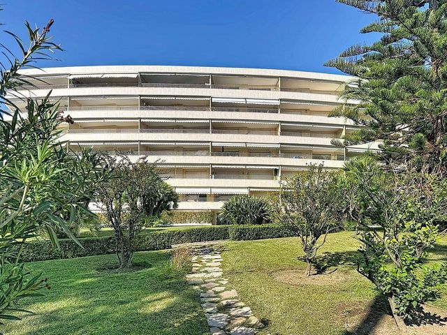 Appartement F4 à vendre - 4 pièces - 112.0 m2 - CANNES - 06 - PROVENCE-ALPES-COTE-D-AZUR - Century 21 Adhère Transactions