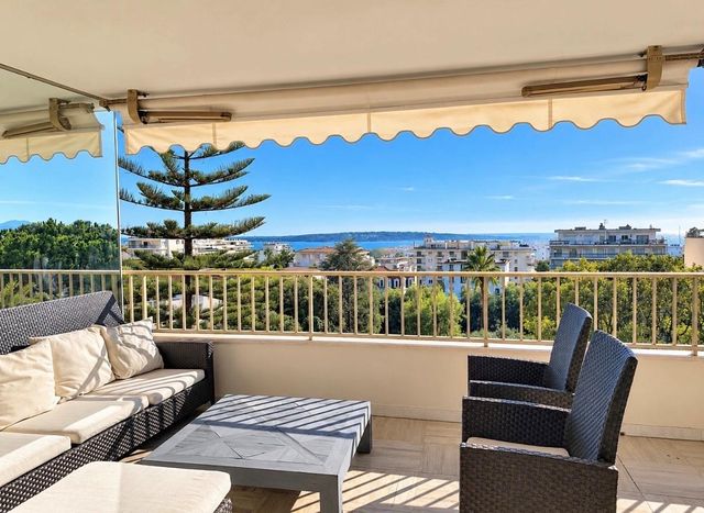 Appartement F4 à vendre - 4 pièces - 112.0 m2 - CANNES - 06 - PROVENCE-ALPES-COTE-D-AZUR - Century 21 Adhère Transactions