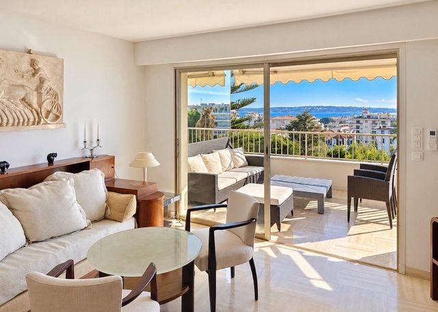 Appartement F4 à vendre - 4 pièces - 112.0 m2 - CANNES - 06 - PROVENCE-ALPES-COTE-D-AZUR - Century 21 Adhère Transactions