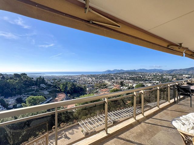 Appartement F4 à vendre - 4 pièces - 110.0 m2 - LE CANNET - 06 - PROVENCE-ALPES-COTE-D-AZUR - Century 21 Adhère Transactions