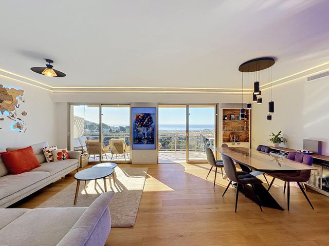 Appartement F4 à vendre - 4 pièces - 110.0 m2 - LE CANNET - 06 - PROVENCE-ALPES-COTE-D-AZUR - Century 21 Adhère Transactions