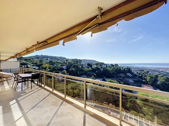 Appartement F4 à vendre - 4 pièces - 110.0 m2 - LE CANNET - 06 - PROVENCE-ALPES-COTE-D-AZUR - Century 21 Adhère Transactions