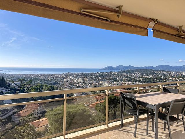 Appartement F4 à vendre - 4 pièces - 110.0 m2 - LE CANNET - 06 - PROVENCE-ALPES-COTE-D-AZUR - Century 21 Adhère Transactions